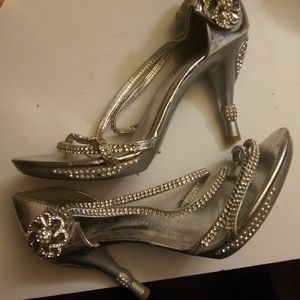 Women's high heel shoes